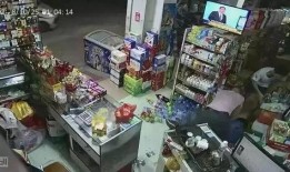 男子爆料小吃城视频,卫生问题触目惊心