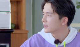 圈内爆料郑爽张新成,甜蜜互动引网友热议