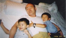 孙子爆料爷爷视频,孙子曝光爷爷珍贵视频，家族往事重现眼前