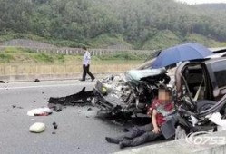 青山湖爆料车祸视频最新,视频曝光事故瞬间惨烈瞬间