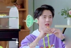 圈内爆料郑爽张新成,甜蜜互动引网友热议