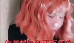 网红兔兔抖音吃瓜,趣味横生引网友热议
